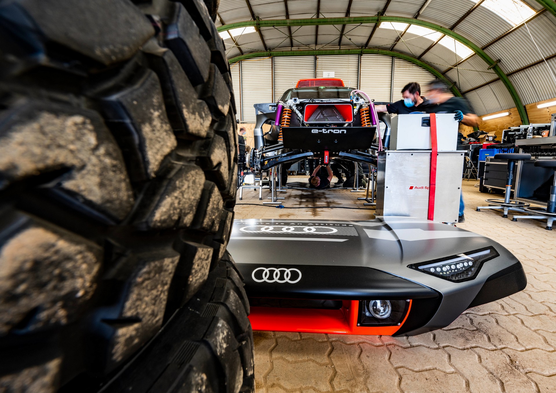 Audi-RS-Q-e-tron-Dakar-39
