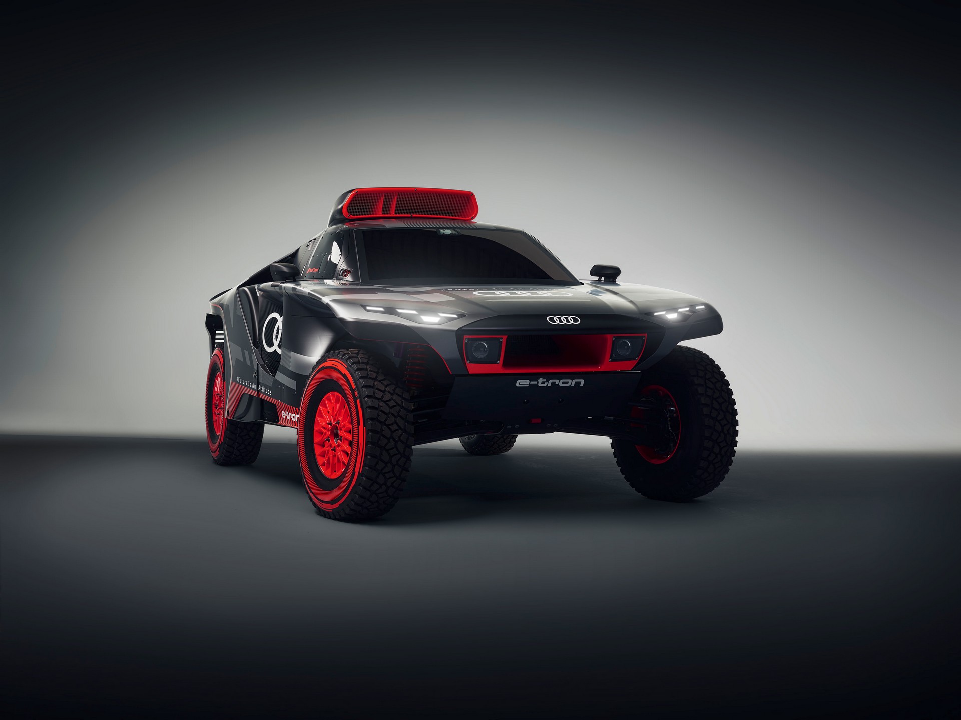 Audi-RS-Q-e-tron-Dakar-39