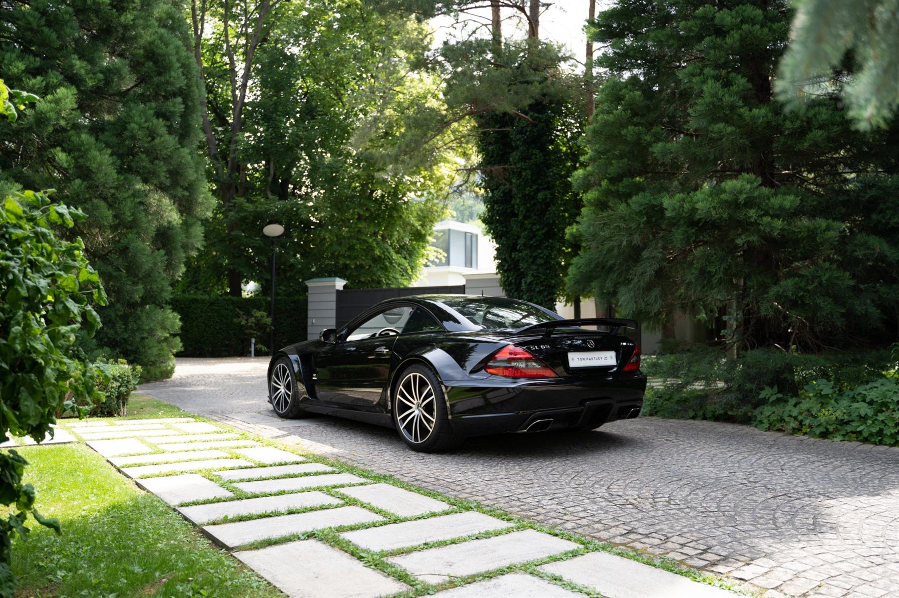 Mercedes-Benz-SL65-AMG-Black-Series-190