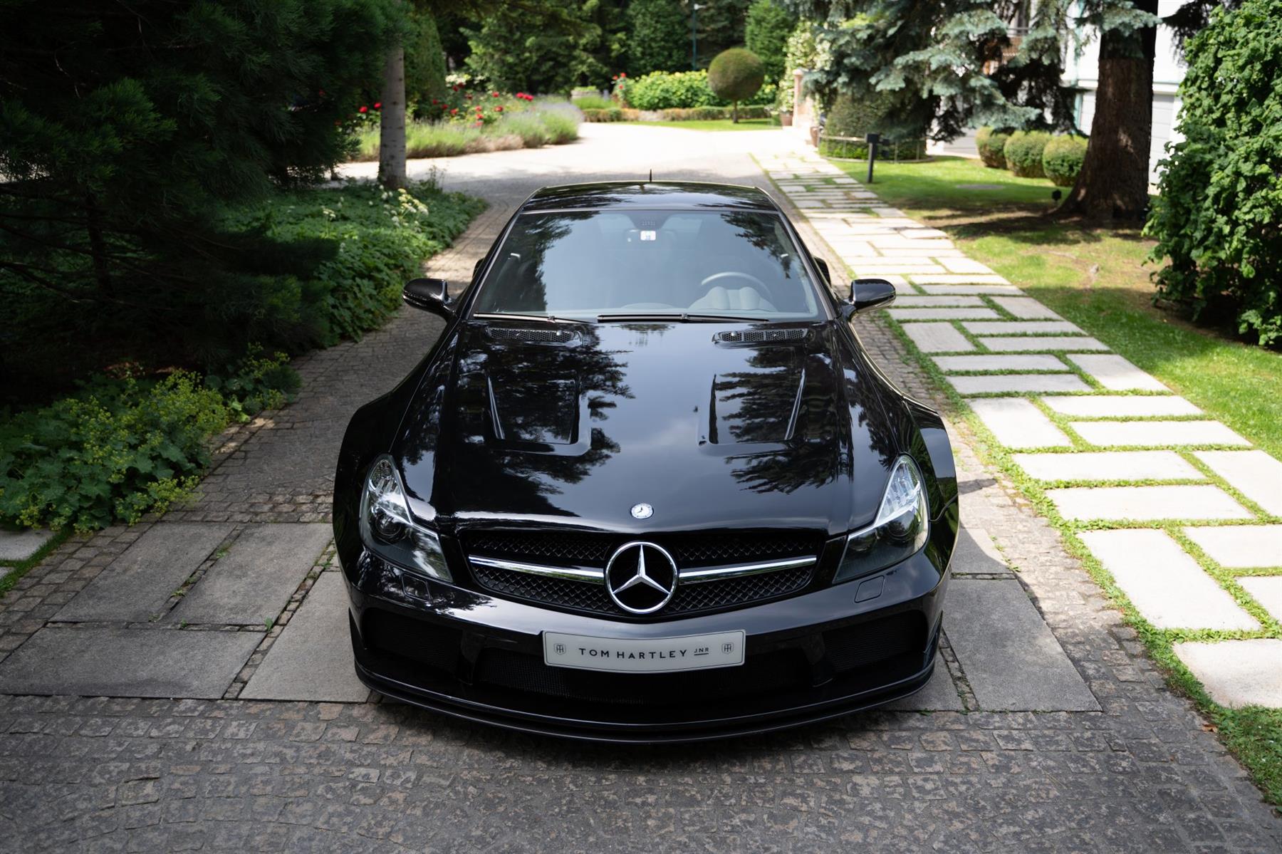 Mercedes-Benz-SL65-AMG-Black-Series-190