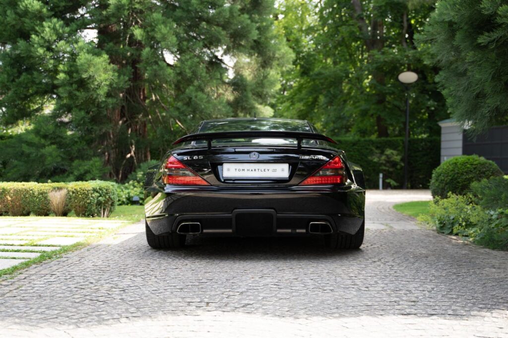 Mercedes-Benz-SL65-AMG-Black-Series-9