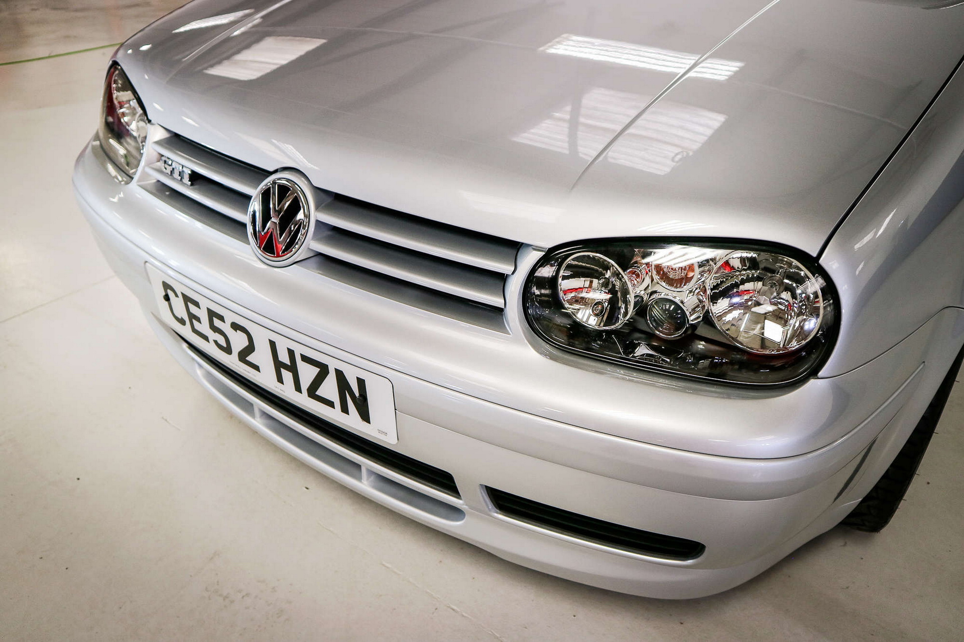 Volkswagen-Golf-4-GTI-2
