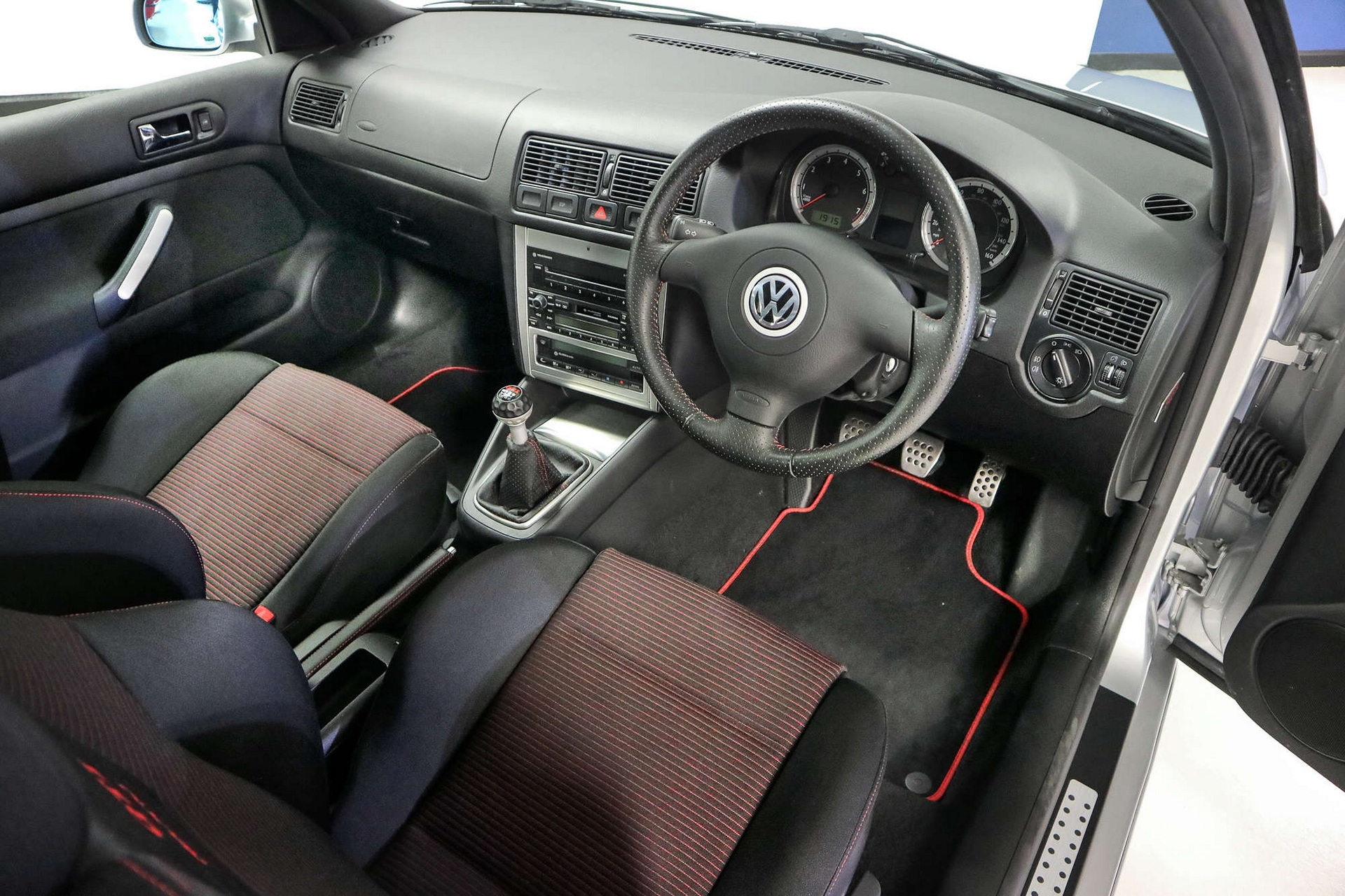 Volkswagen-Golf-4-GTI-5