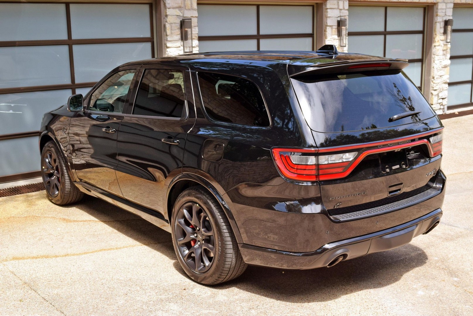 dodge-durango-srt-hellcat-suv-hemi