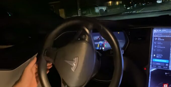 Elon Musk obiecał i słowa dotrzymał. Klienci Tesli, testują  FSD Beta V9 i są zachwyceni [WIDEO]