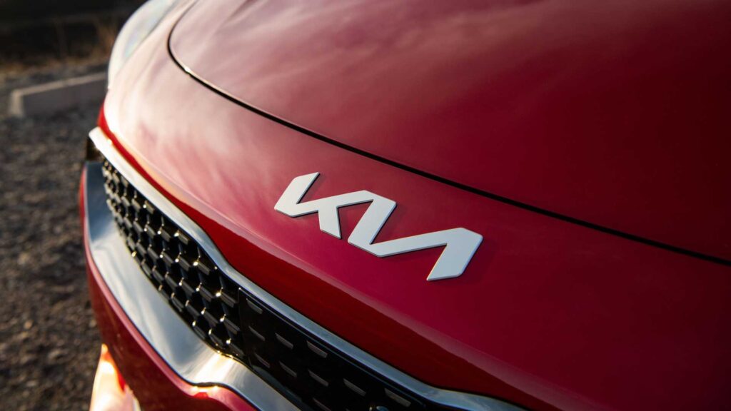 kia-stinger-2022-logo