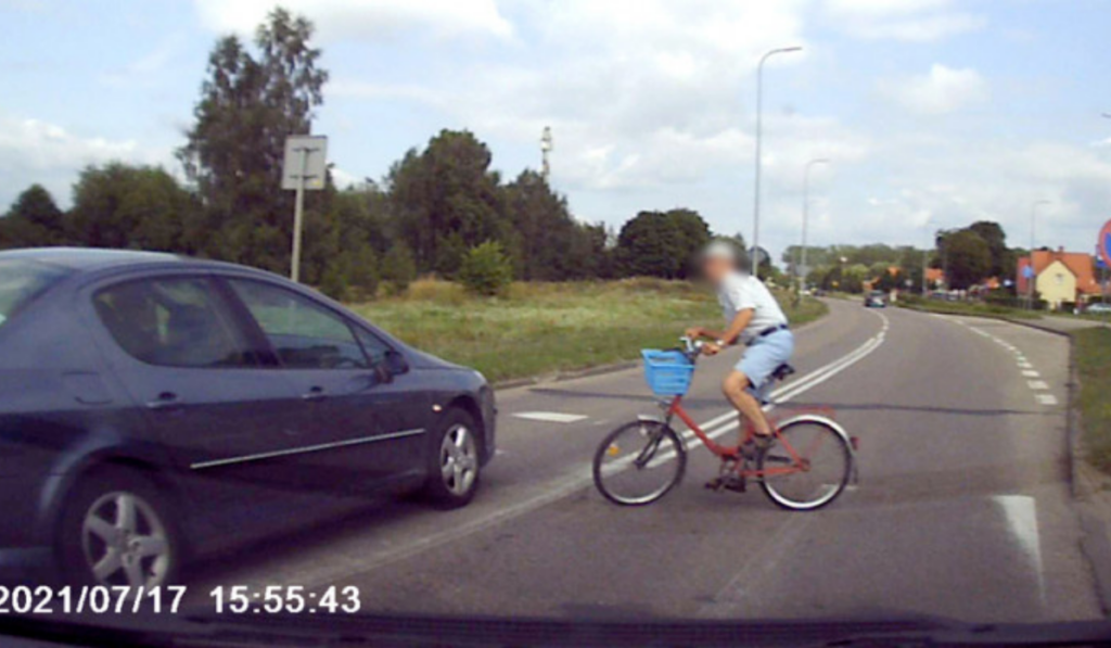 o-wlos-tragedia-wyprzedzanie-na-pasach-rower