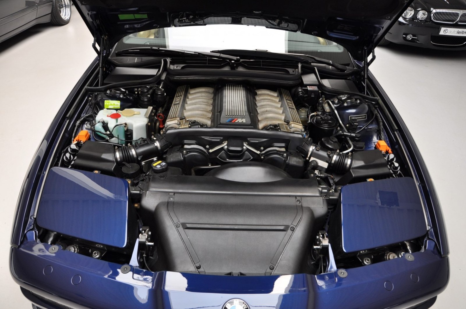 ostatnie-bmw-z-silnikiem-v12-manual-2