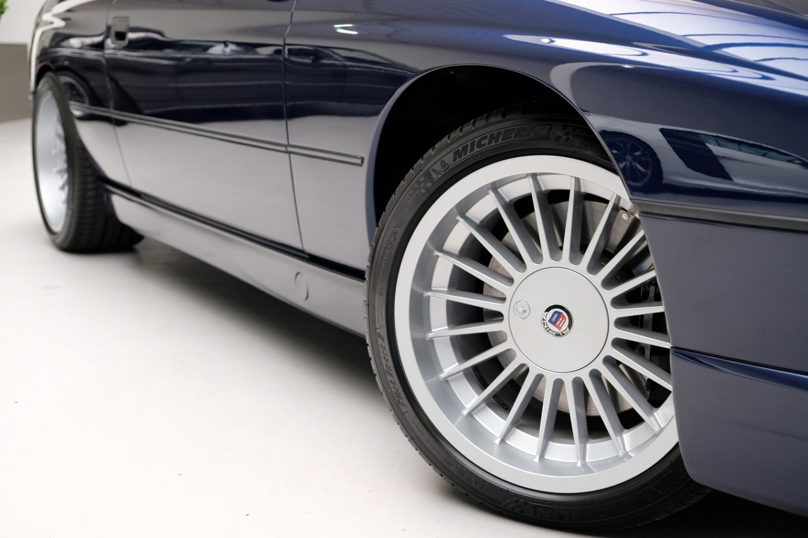 ostatnie-bmw-z-silnikiem-v12-manual-2