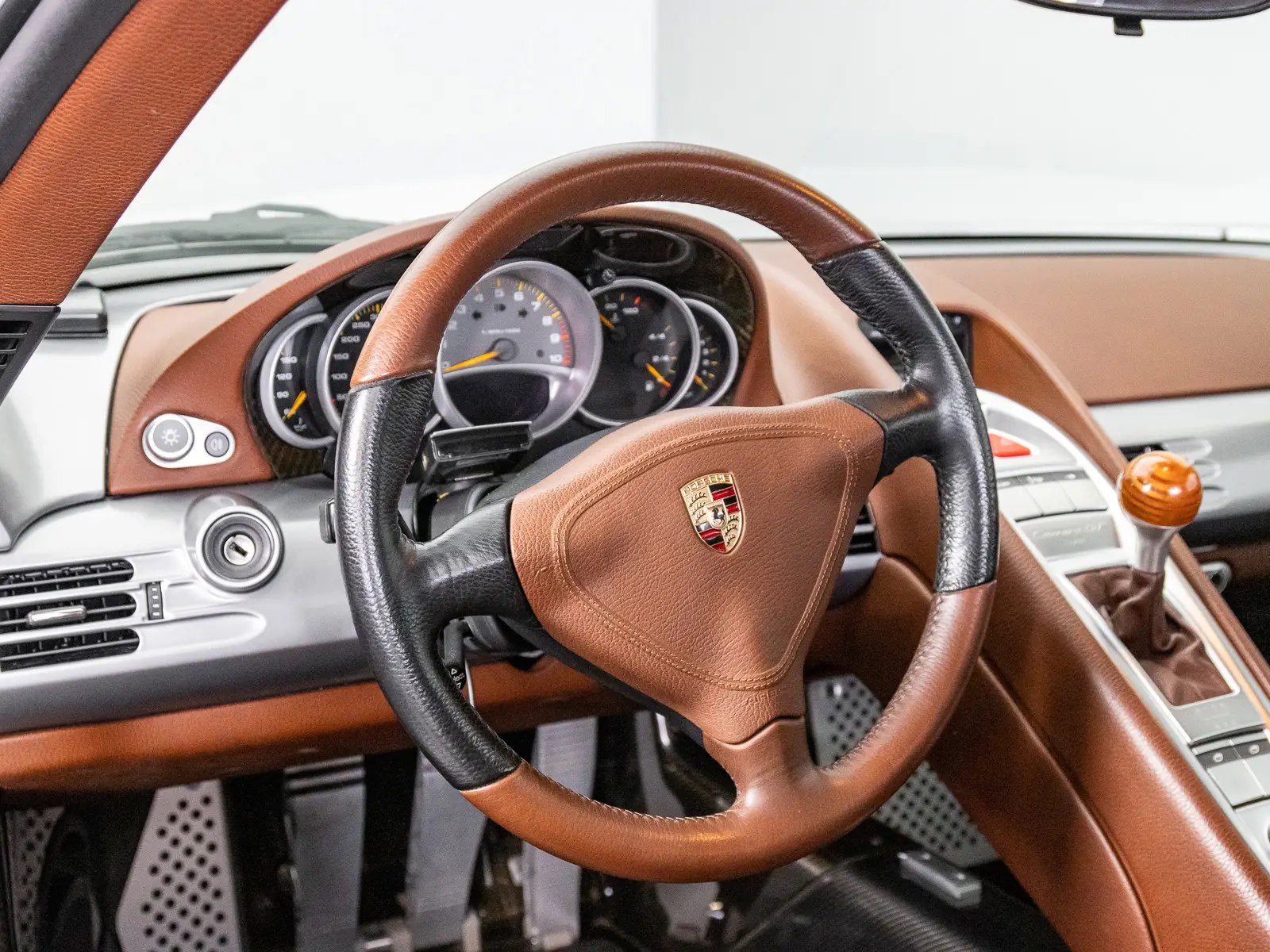 porsche-carrera-gt-uzywane-przebieg
