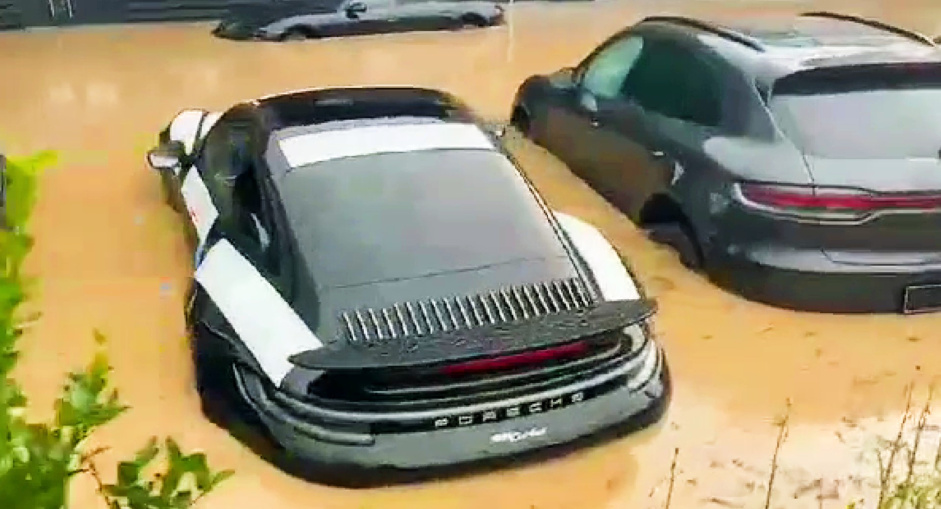 porsche-salon-powodz-niemcy