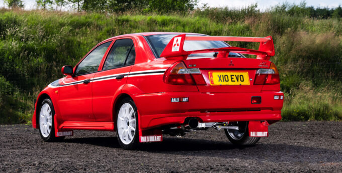 O w pytona! Pierwszy w historii Mitsubishi Lancer Evo VI Tommi Makinen Edition numer 001 sprzedany za rekordową cenę [GALERIA]