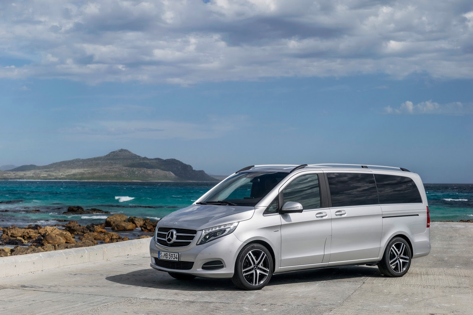 Mercedes-Benz_V-Class_2014
