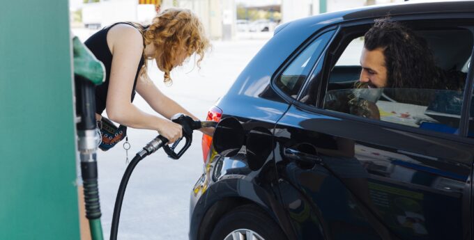 Ogromne tąpnięcie cen na stacjach paliw. Diesel będzie tak tani tylko przez chwilę. To kwestia godzin