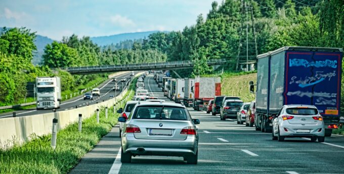 PILNE: To koniec z szybką jazdą po autostradach. Nie będzie można jechać nawet 100 km/h. Kierowcy są na tak!