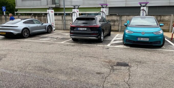 Szef Volkswagena pojechał do Włoch elektrykiem i nie wytrzymał. Takiej recenzji IONITY  się nie spodziewało