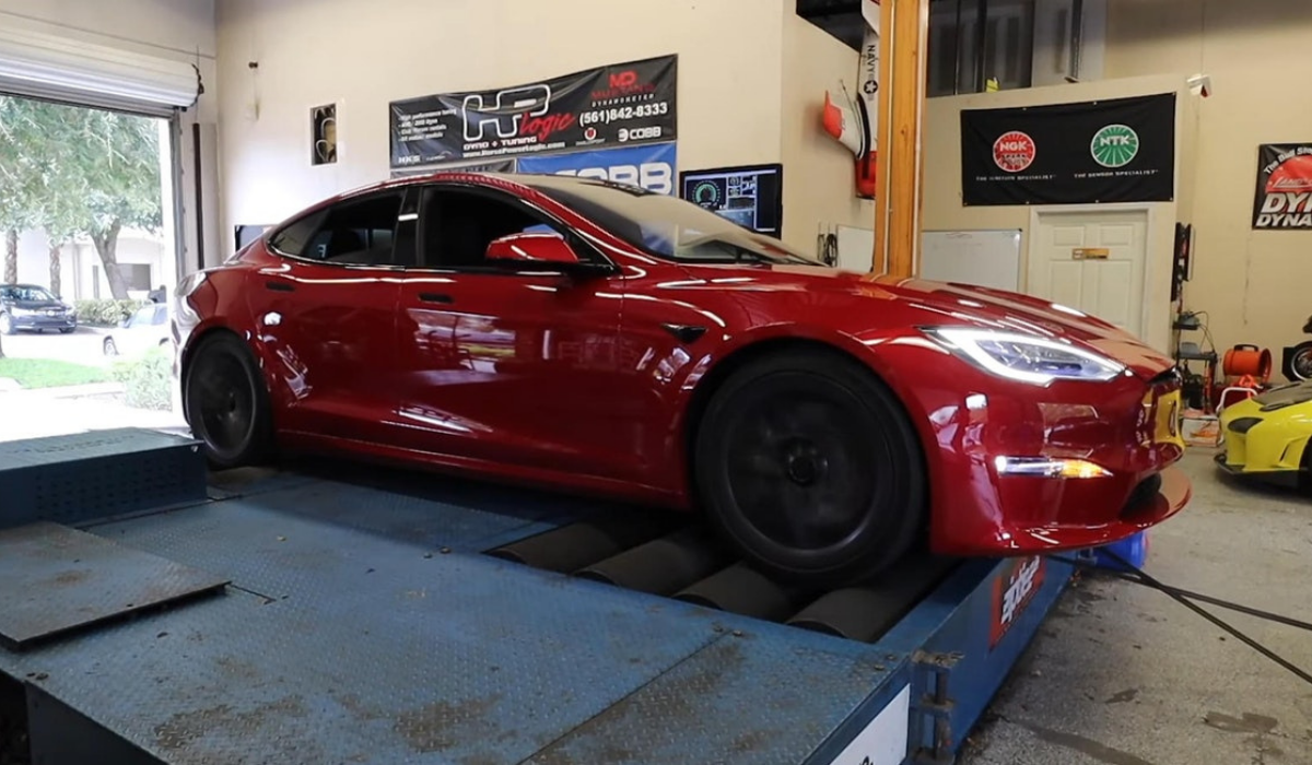 tesla-model-s-plaid-hamownia-1