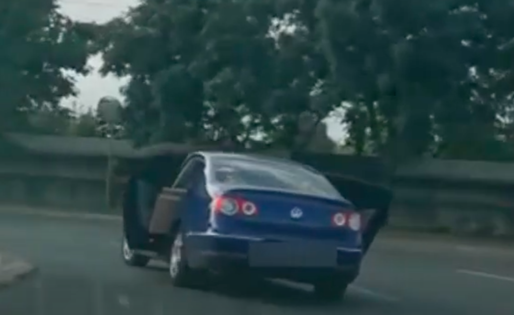 volkswagen-passat-dostawczak-kanapa